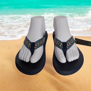 MIXIT WOMEN'S FLIP FLOPS SIZE 8 NWT COLOR IS NAVY